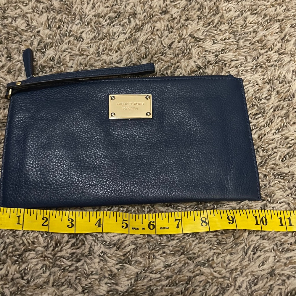 Micheal Kors wristlet